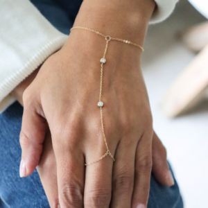 Selene Diamond Hand Chain – 18k Gold